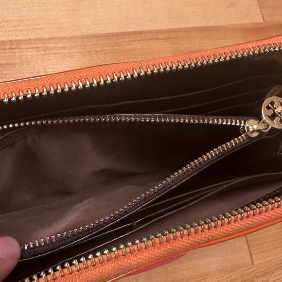 Tory Burch Zip Continental wallet Orange patent leather w/pink leather moniker - Picture 11 of 14